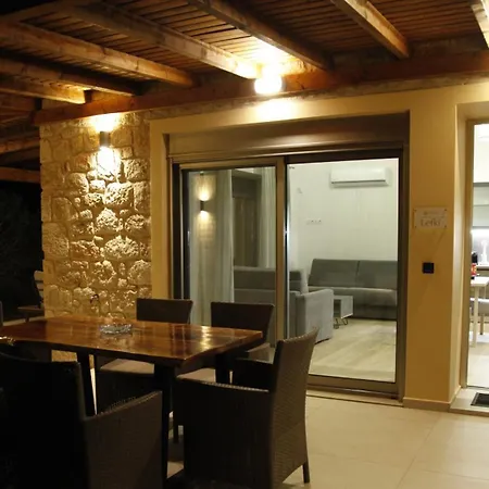 Tago Hébergement de vacances Élaphonèse